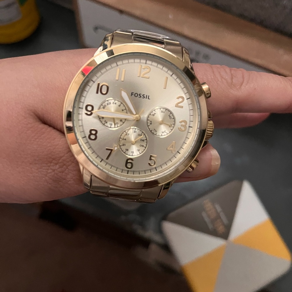 Brand new with tags fossil watch big face make me an offer